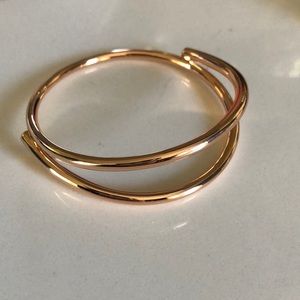 Kendra Scott rose gold bangle